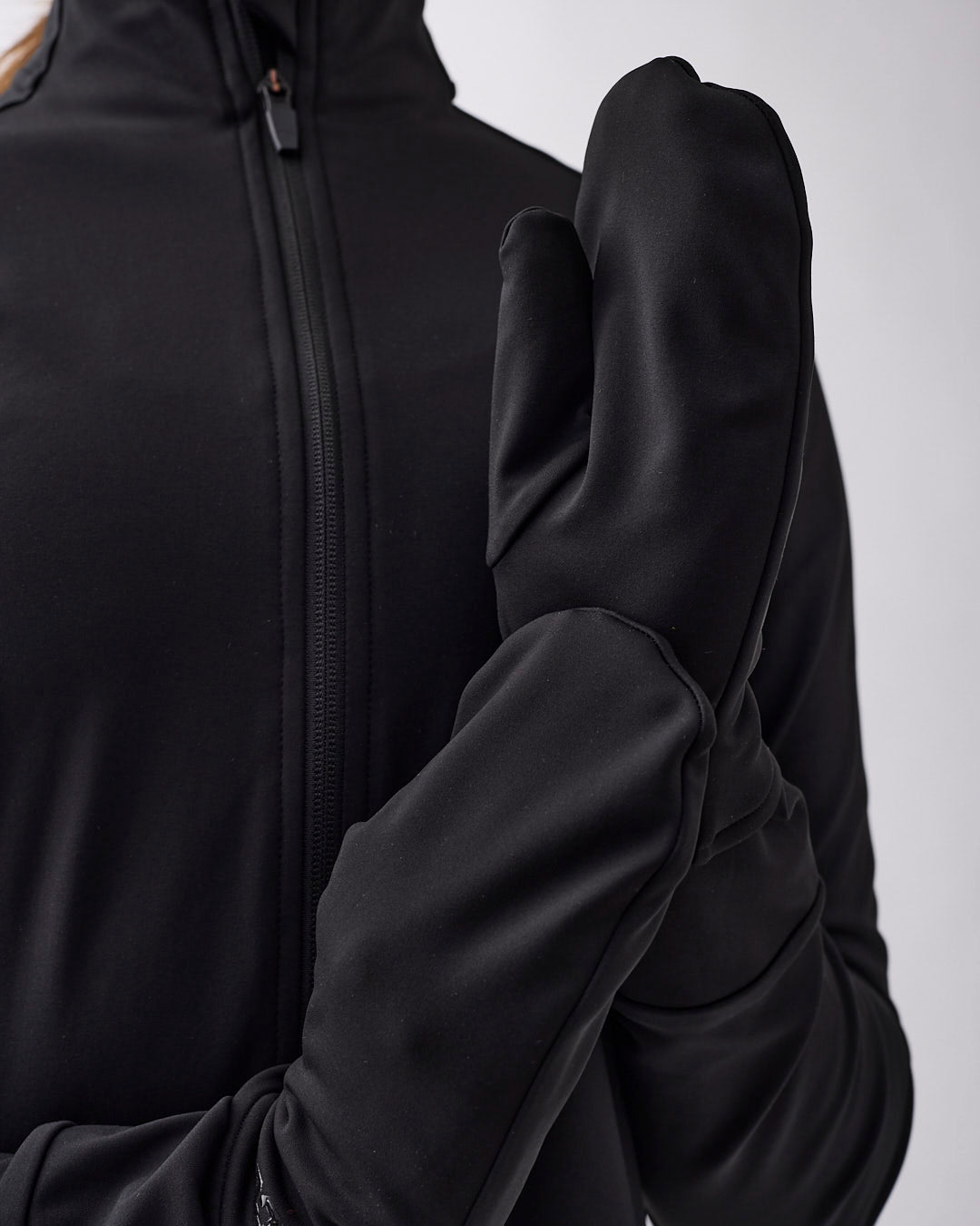 Warm mitten Black