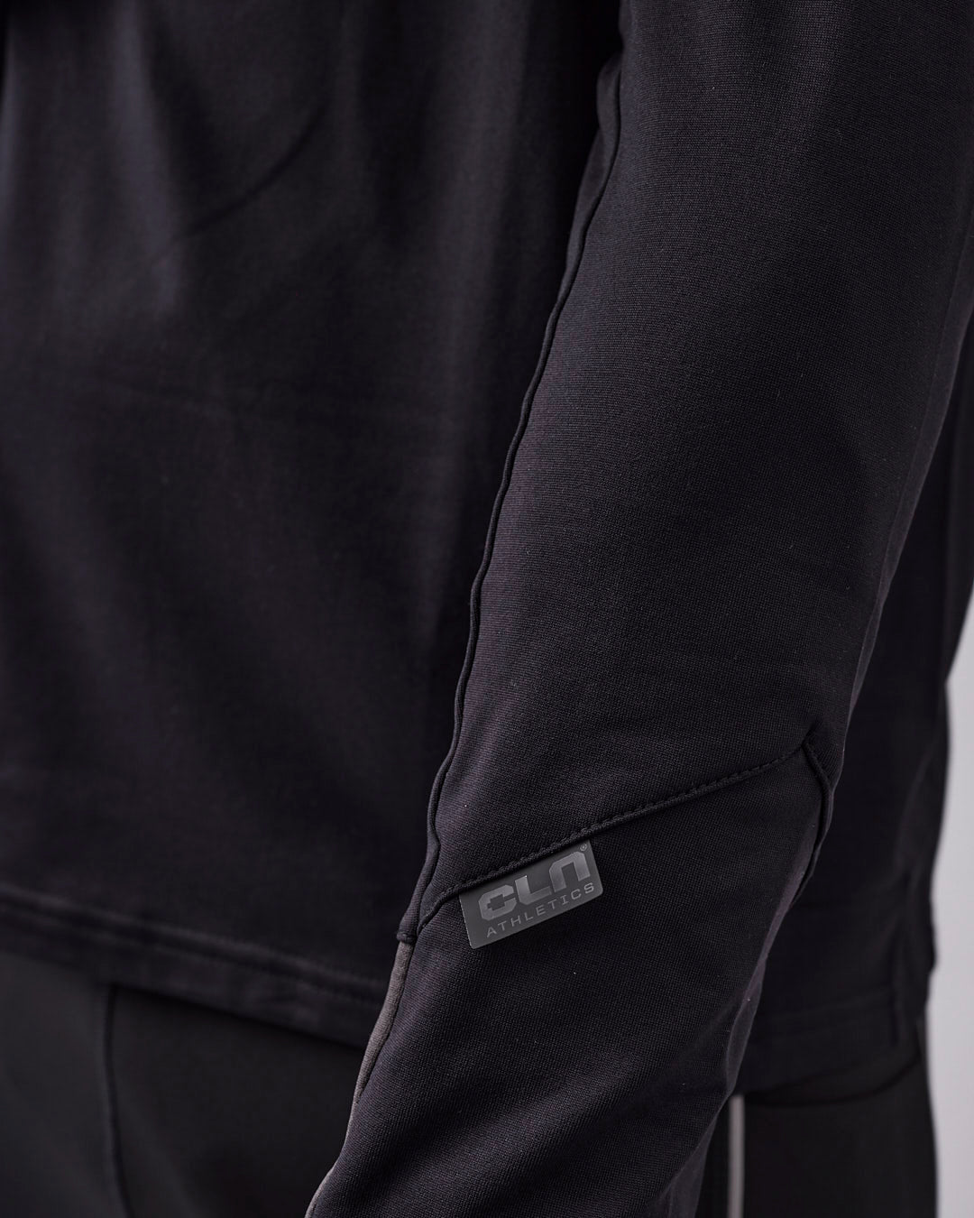 Ray 1/2 zip Black
