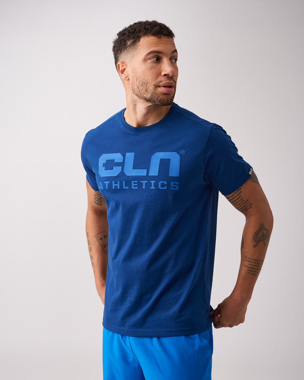 Blå träningskläder