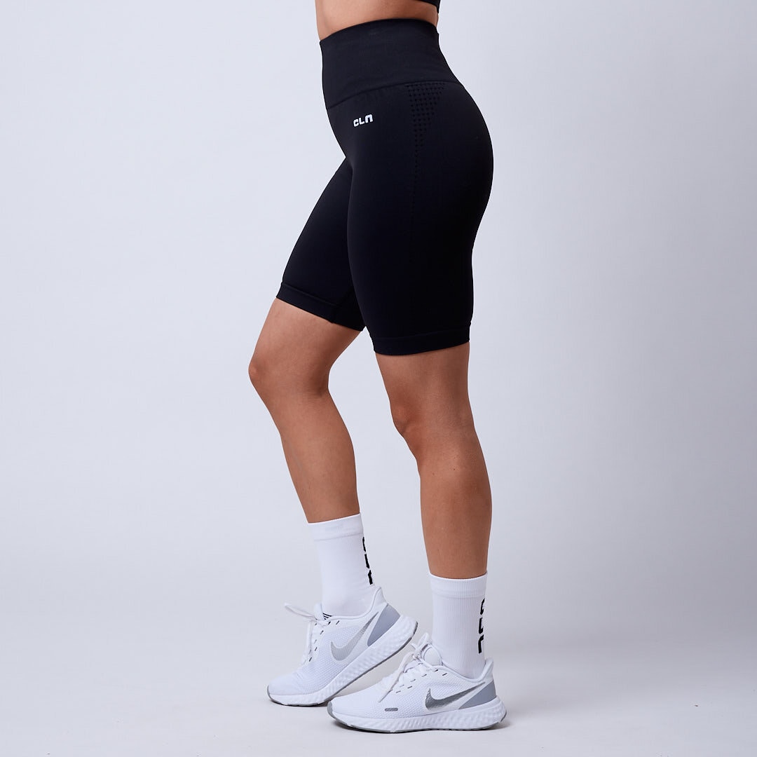 seamless biker shorts dam